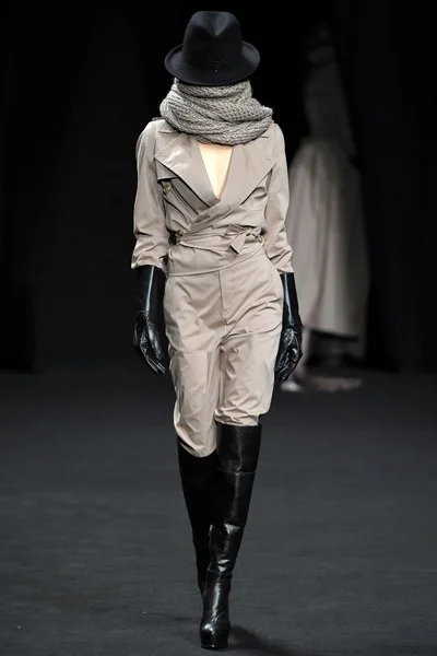 Look 4